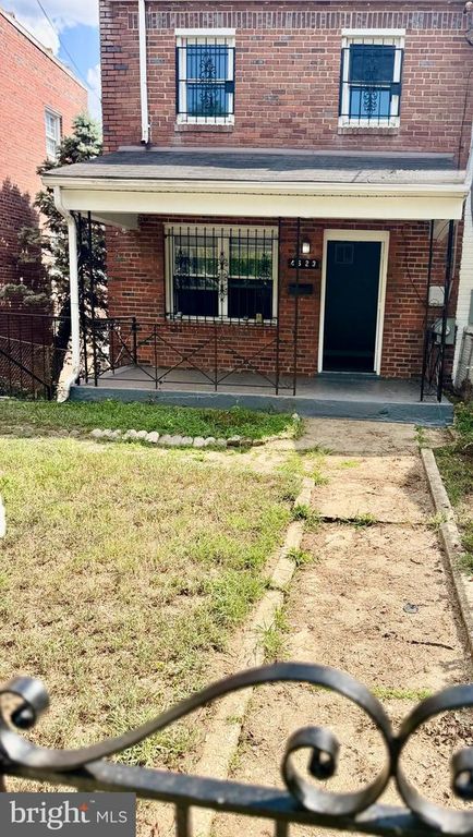 4623 JAY ST NE, Washington, DC 20019