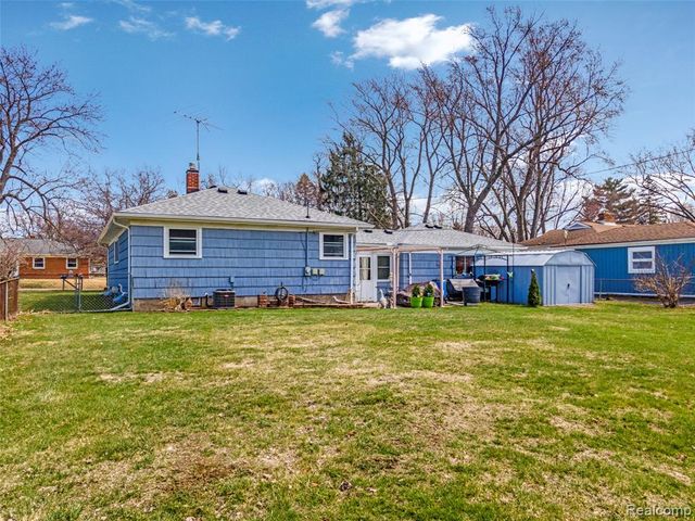 3461 Ardreth Drive, Waterford, MI 48329