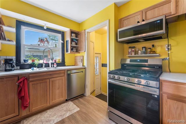 3461 Ardreth Drive, Waterford, MI 48329