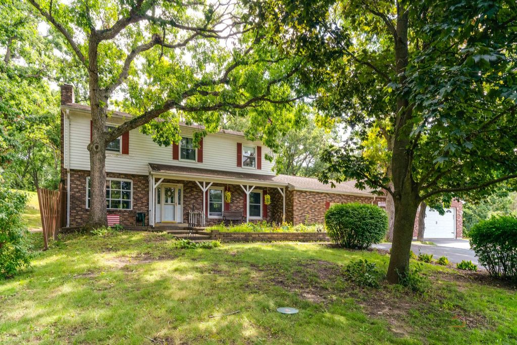 820 Black Partridge Road, Mchenry, IL 60051