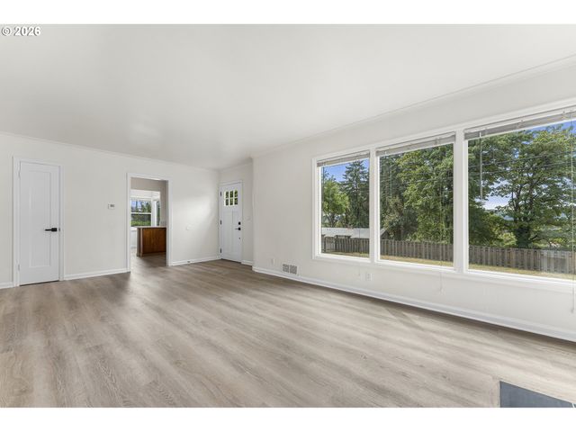 15800 Se OATFIELD Rd, Milwaukie, OR 97267