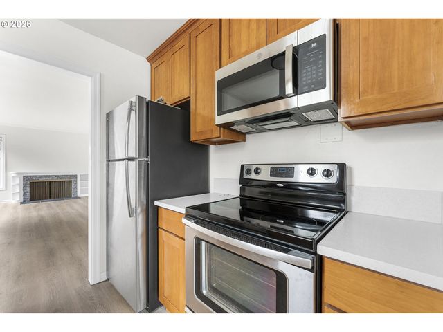 15800 Se OATFIELD Rd, Milwaukie, OR 97267