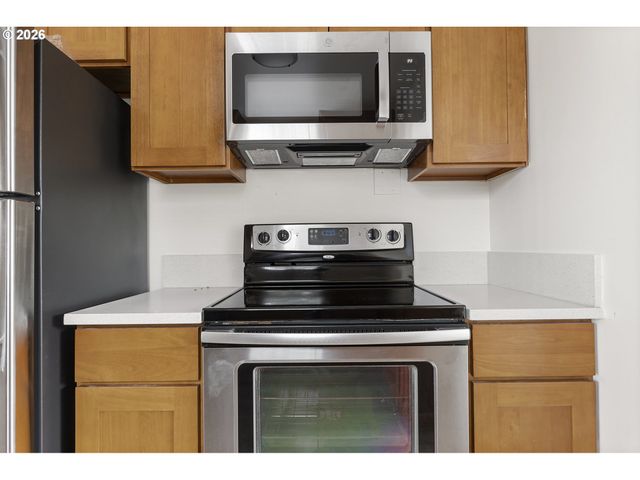 15800 Se OATFIELD Rd, Milwaukie, OR 97267