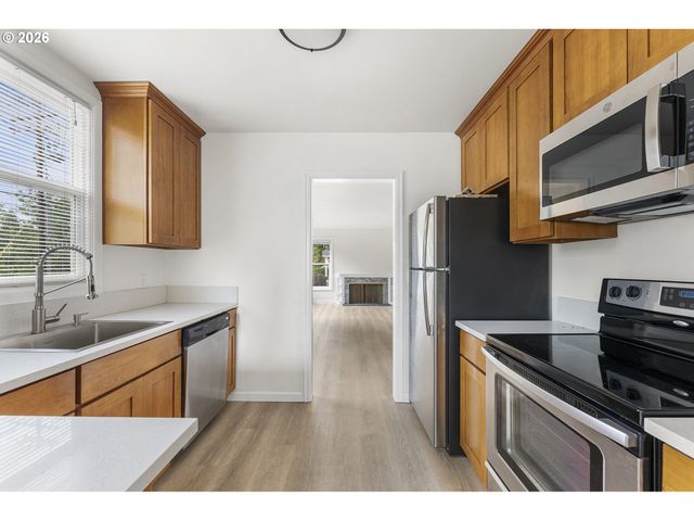 15800 Se OATFIELD Rd, Milwaukie, OR 97267