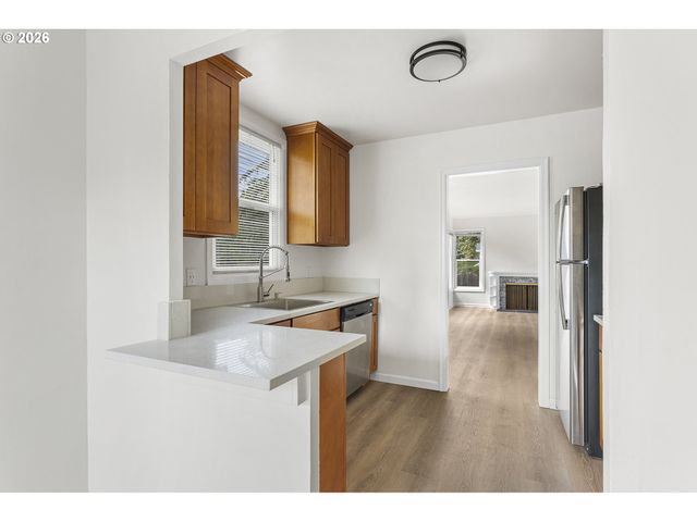 15800 Se OATFIELD Rd, Milwaukie, OR 97267