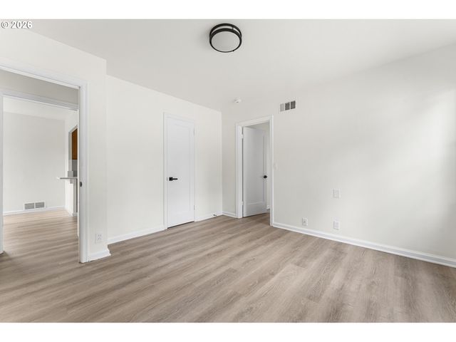 15800 Se OATFIELD Rd, Milwaukie, OR 97267