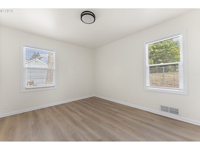 15800 Se OATFIELD Rd, Milwaukie, OR 97267