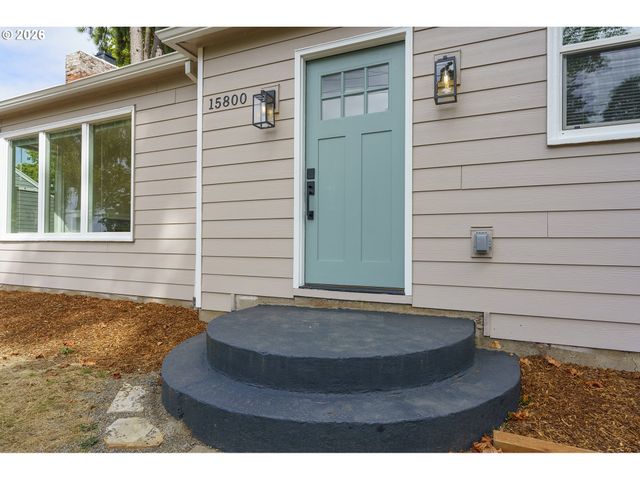 15800 Se OATFIELD Rd, Milwaukie, OR 97267