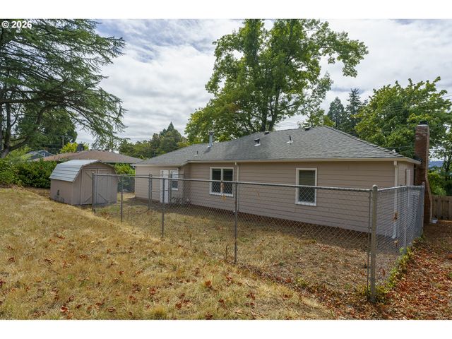 15800 Se OATFIELD Rd, Milwaukie, OR 97267