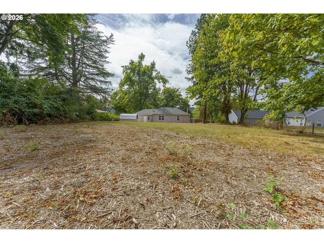 15800 Se OATFIELD Rd, Milwaukie, OR 97267