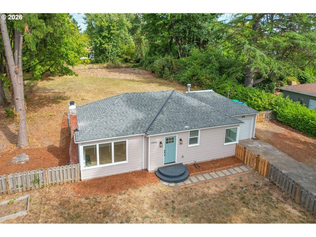 15800 Se OATFIELD Rd, Milwaukie, OR 97267