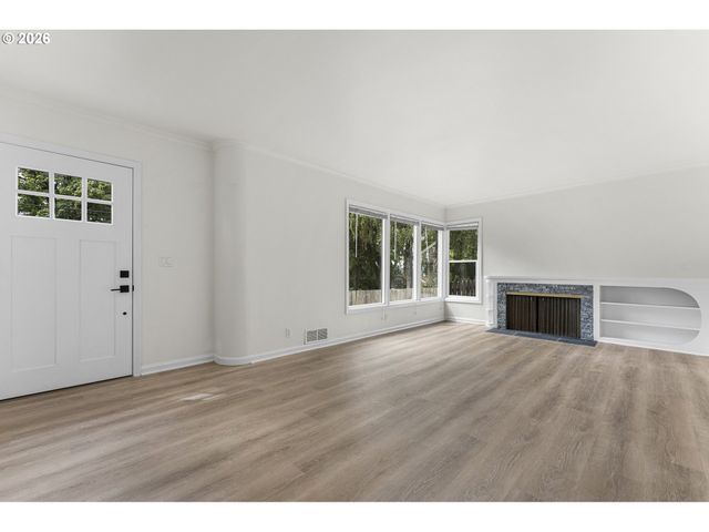 15800 Se OATFIELD Rd, Milwaukie, OR 97267