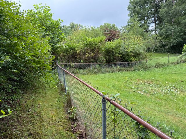 704 Canyon Dr, Altamont, TN 37301