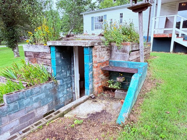704 Canyon Dr, Altamont, TN 37301
