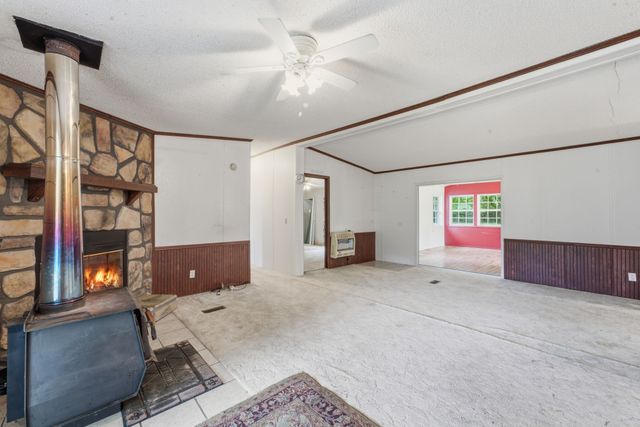 704 Canyon Dr, Altamont, TN 37301