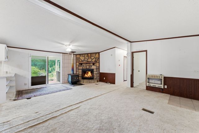 704 Canyon Dr, Altamont, TN 37301