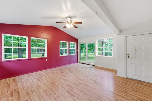 704 Canyon Dr, Altamont, TN 37301