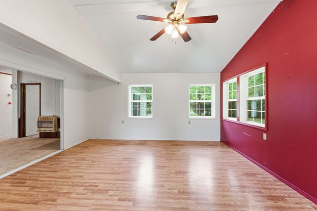 704 Canyon Dr, Altamont, TN 37301