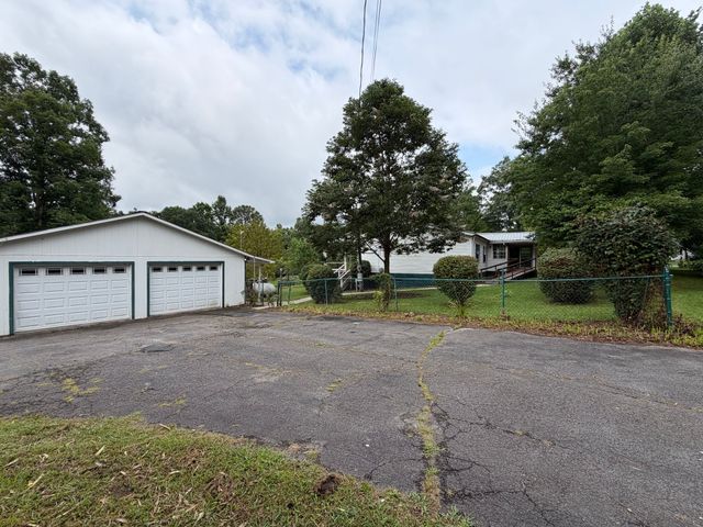 704 Canyon Dr, Altamont, TN 37301