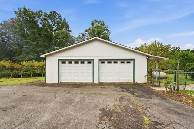 704 Canyon Dr, Altamont, TN 37301