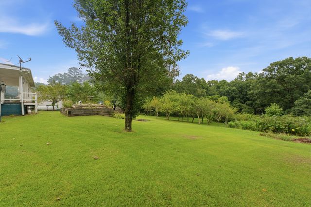704 Canyon Dr, Altamont, TN 37301