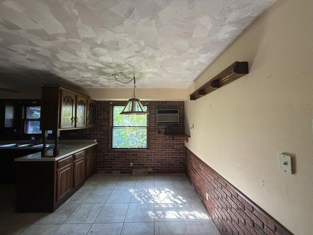 1002 Lilac LANE, Pewaukee, WI 53072