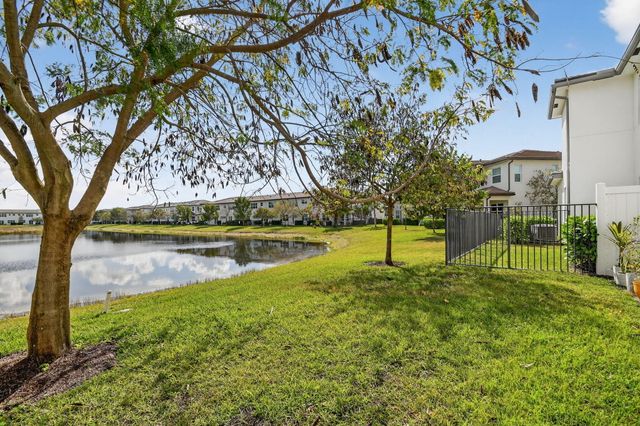 4790 Navali Drive, Wellington, FL 33467