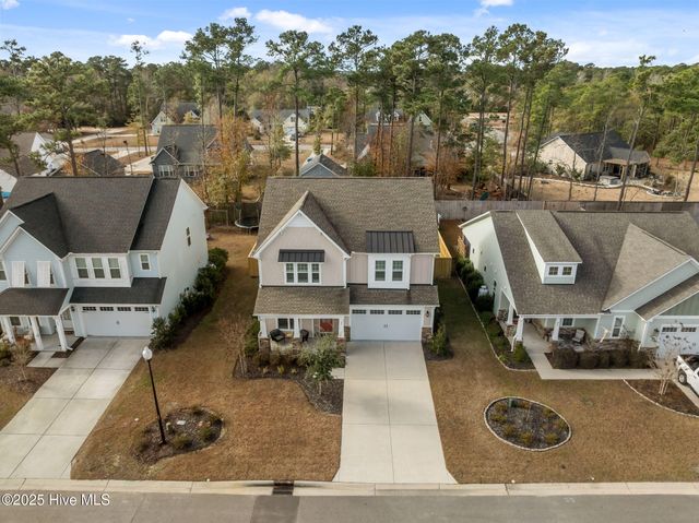 35 W Cloverfield Lane, Hampstead, NC 28443