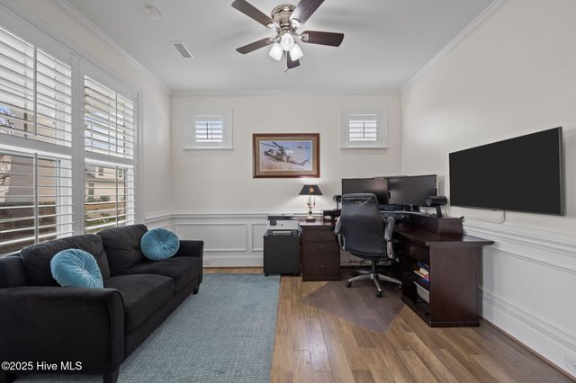 35 W Cloverfield Lane, Hampstead, NC 28443