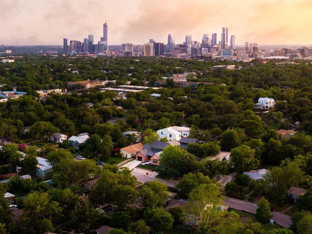 3306 Larry LN A, Austin, TX 78722