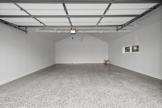 7241 N Mcvicker Avenue, Chicago, IL 60646