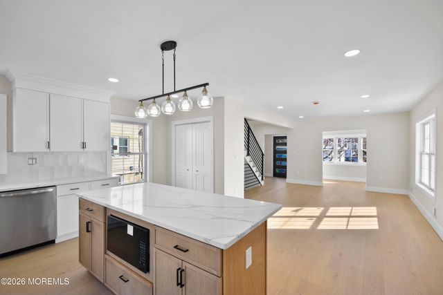 715 Stuyvesant Avenue, Lyndhurst, NJ 07071