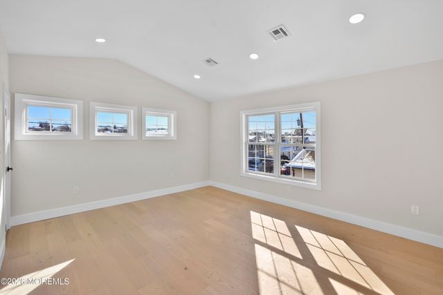 715 Stuyvesant Avenue, Lyndhurst, NJ 07071