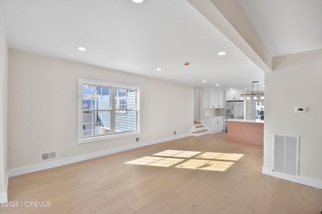 715 Stuyvesant Avenue, Lyndhurst, NJ 07071