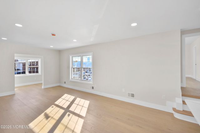 715 Stuyvesant Avenue, Lyndhurst, NJ 07071