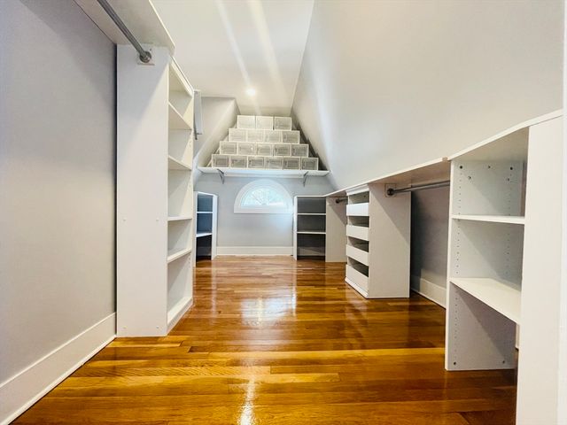 28 Wolcott Rd, Brookline, MA 02467