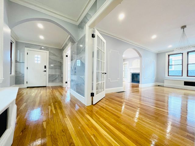 28 Wolcott Rd, Brookline, MA 02467