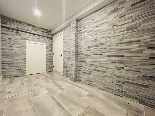 28 Wolcott Rd, Brookline, MA 02467