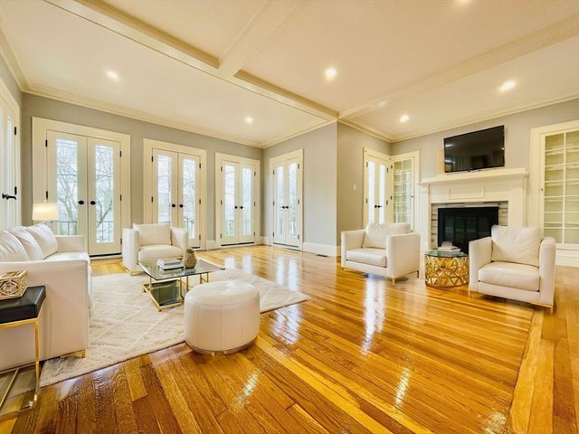 28 Wolcott Rd, Brookline, MA 02467