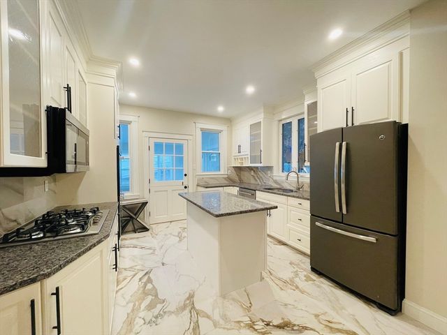 28 Wolcott Rd, Brookline, MA 02467