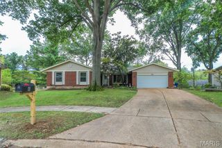 6 Le Tour Drive, Manchester, MO 63021