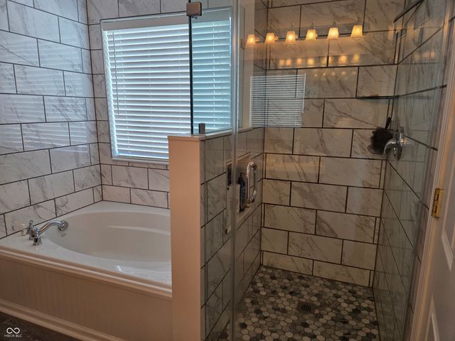 7633 Ballybay Drive, Indianapolis, IN 46239