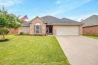 729 Snapper Drive, Burleson, TX 76028