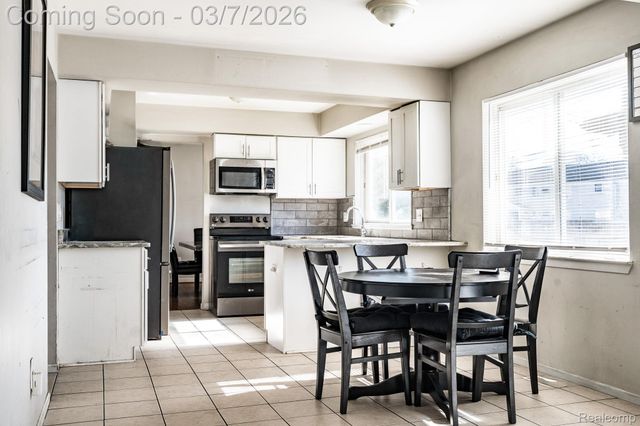 19922 Parkside Street, St. Clair Shores, MI 48080