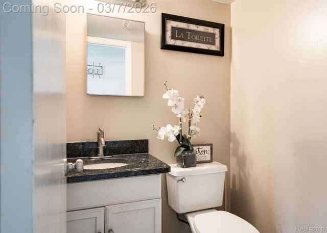 19922 Parkside Street, St. Clair Shores, MI 48080