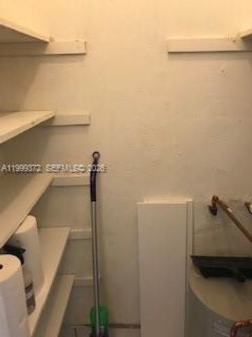 323 Washington Ave 4, Miami Beach, FL 33139