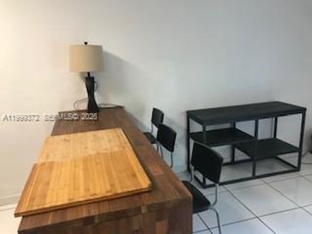 323 Washington Ave 4, Miami Beach, FL 33139