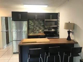 323 Washington Ave 4, Miami Beach, FL 33139