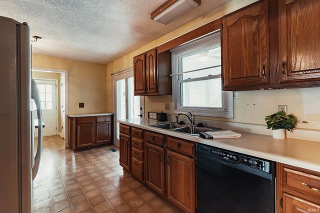 2541 Malibu Drive, Evansville, IN 47725
