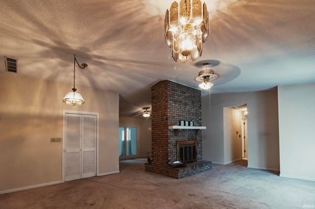 2541 Malibu Drive, Evansville, IN 47725